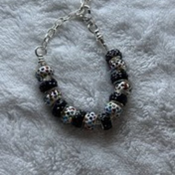 Handcrafted Black and White Rhinestone Bead Bracelet - Picture 1 of 6